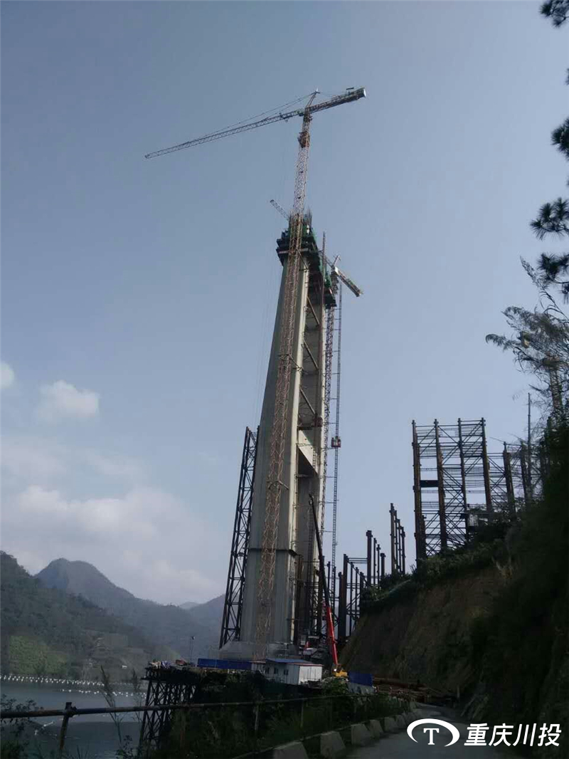 紅水河塔機仰望